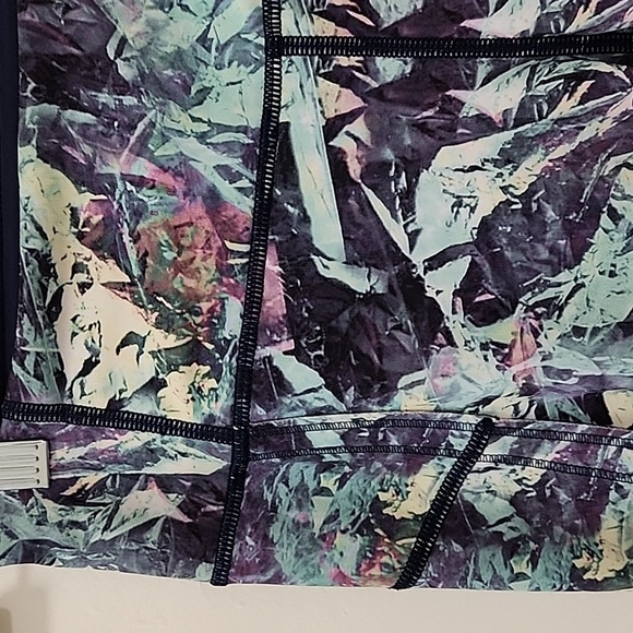 Lululemon Run: Top Speed CropIridescent Multi Size 6 - Picture 11 of 16